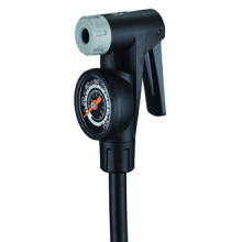 Головка двойная GIYO ECV-P ECONO CLEVER VALVE универсальная с манометром, для напольных насосов Головка двойная GIYO ECV-P ECONO CLEVER VALVE универсальная с манометром, для напольных насосов